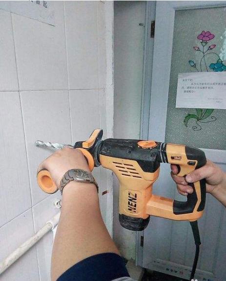 墙砖打孔会裂吗(墙砖打孔会裂吗图片) 墙砖打孔会裂吗(墙砖打孔会裂吗图片)